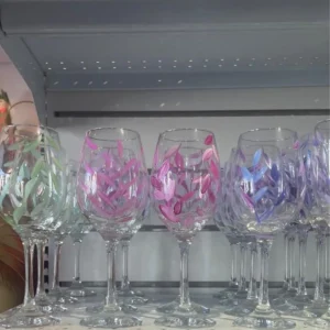 Taça de Vinho Pintada à Mão Sortida